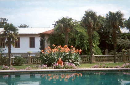 botaniceskyi sad.jpg (38200 bytes)